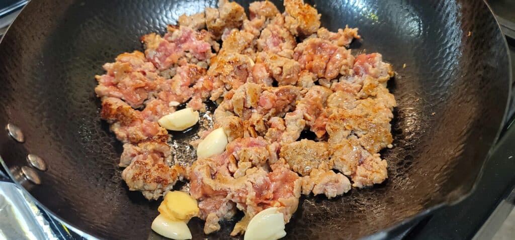 Minced Pork with Soft Tofu - Searing meat
